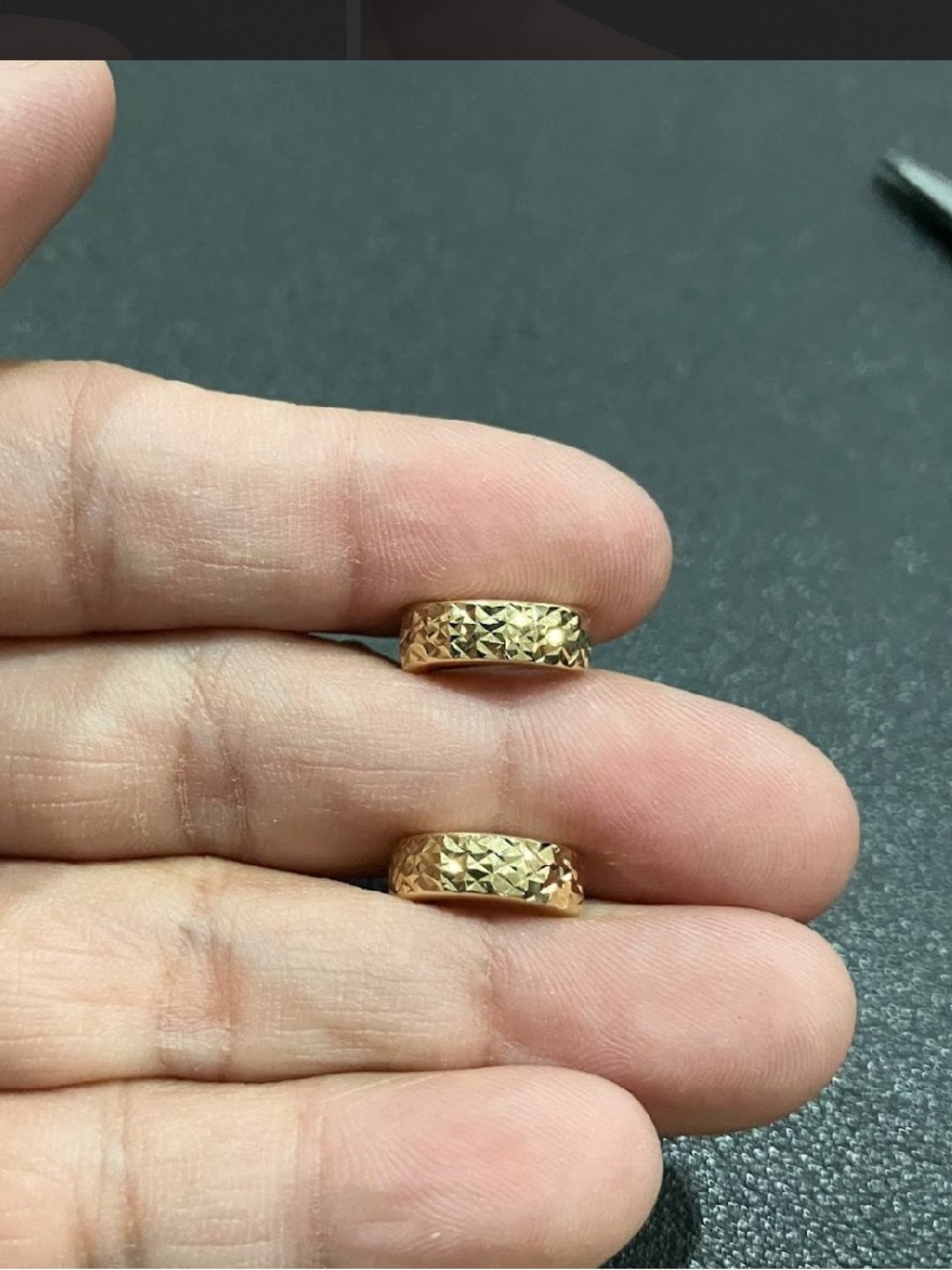 18 KARAT JAPAN GOLD EARRINGS